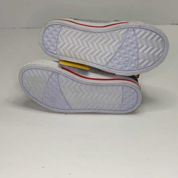 NWT Mickey Mouse toddler shoes in sizes 10-12 - Picture 7 of 7